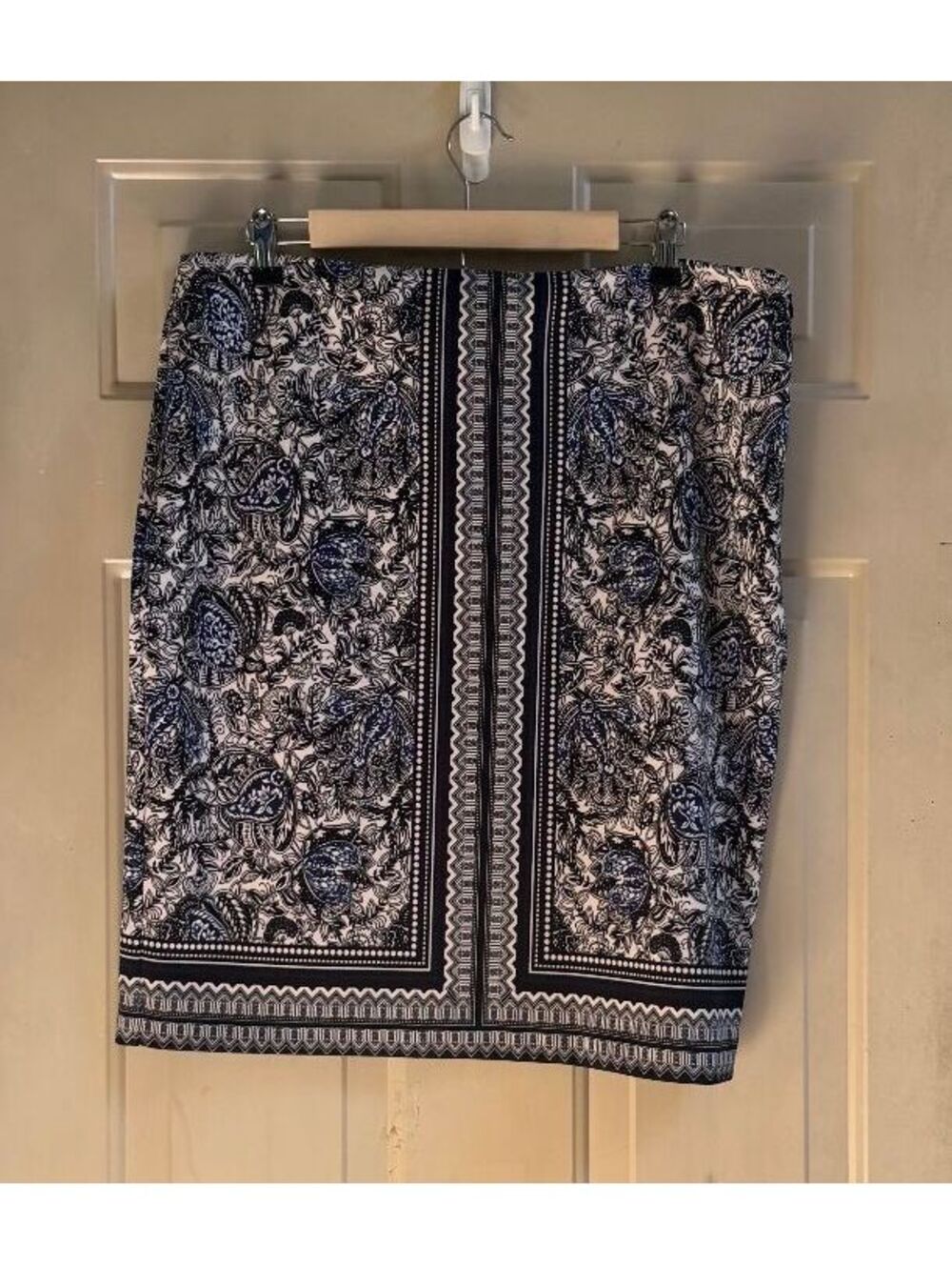 NWT Talbots Navy Blue White Paisley Floral Border Print Pencil Skirt Size 16